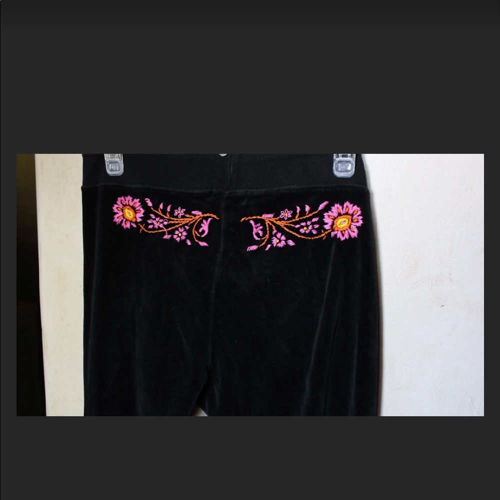 Bejeweled back velour sweatpants w embroidery